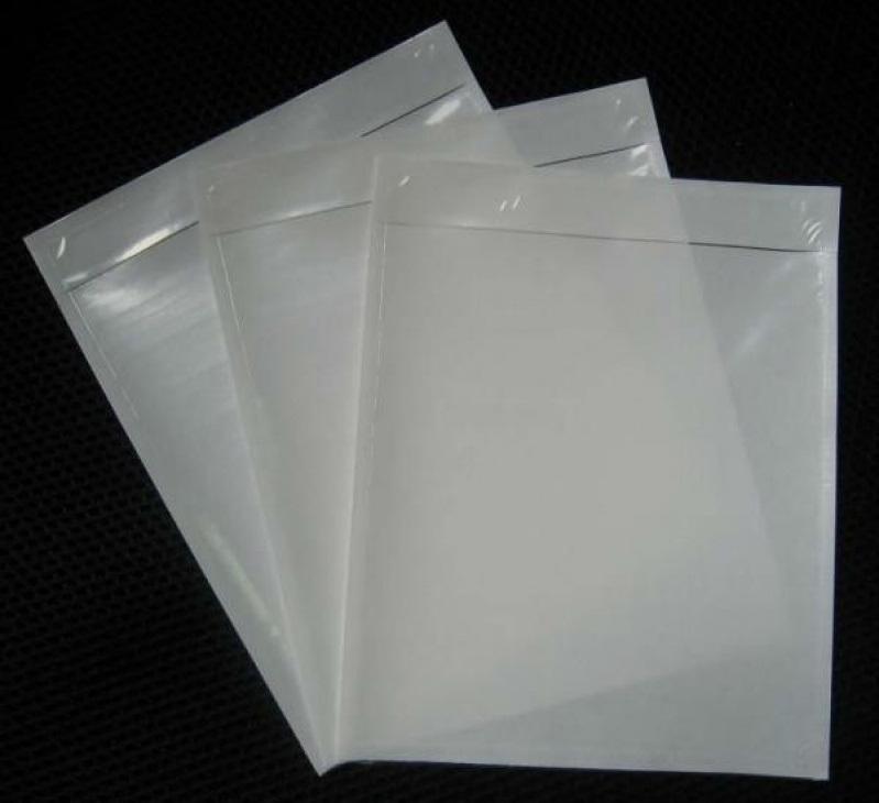Diferenças entre envelopes plásticos opacos e transparentes: qual escolher?